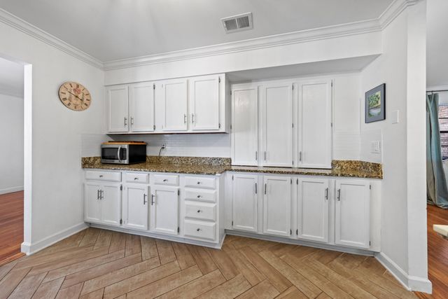 207 Oakwood Circle, Niceville, FL 32578