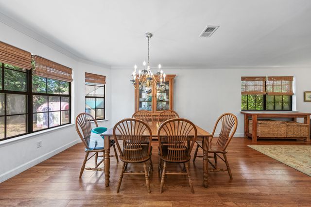 207 Oakwood Circle, Niceville, FL 32578