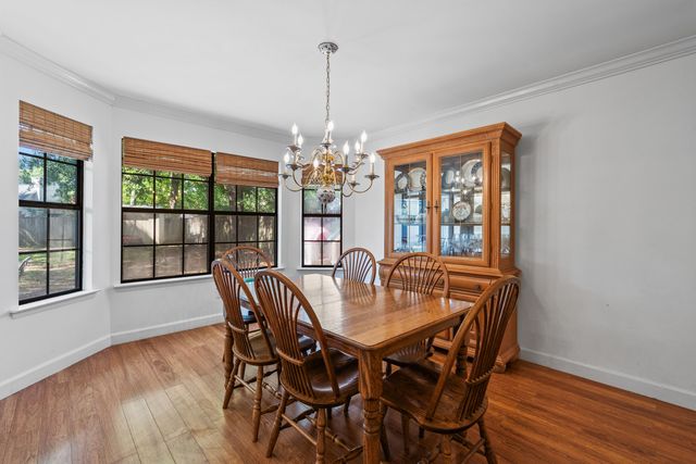 207 Oakwood Circle, Niceville, FL 32578