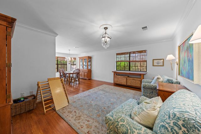 207 Oakwood Circle, Niceville, FL 32578