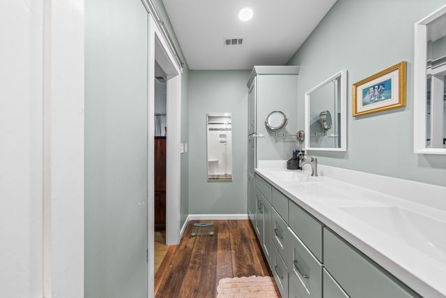 207 Oakwood Circle, Niceville, FL 32578