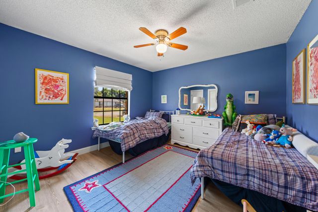 207 Oakwood Circle, Niceville, FL 32578