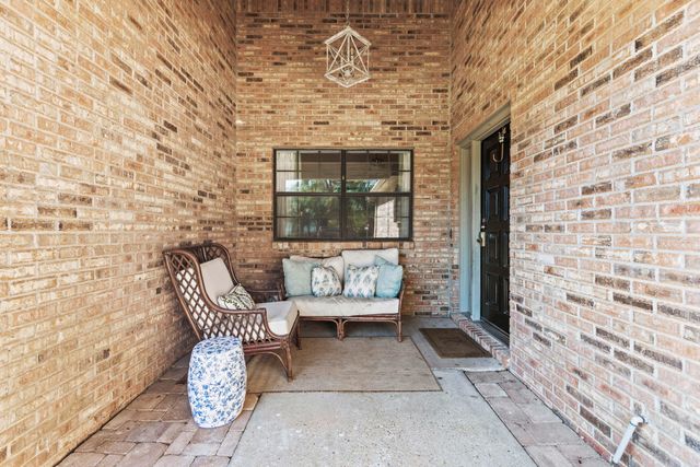 207 Oakwood Circle, Niceville, FL 32578