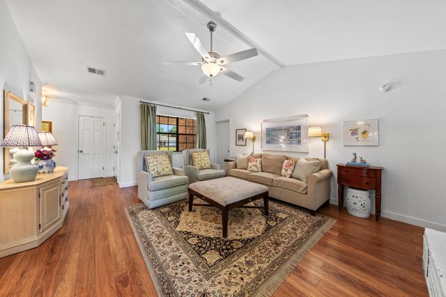 207 Oakwood Circle, Niceville, FL 32578