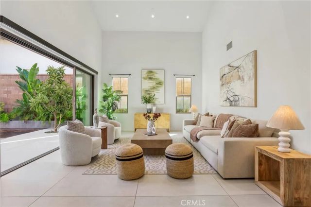 106 Yellow Iris, Irvine, CA 92618