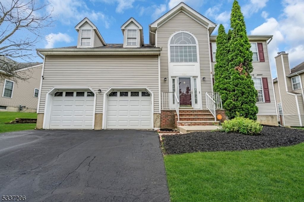 228 Natalie Dr, Phillipsburg Town, NJ 08865