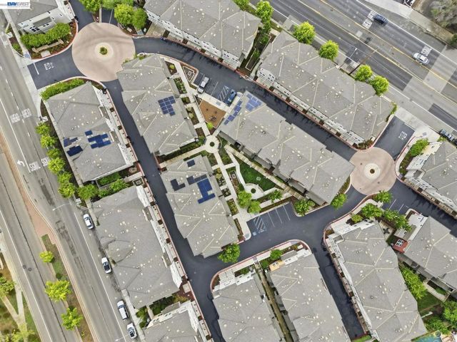 3941 Portola Cmn 6, Livermore, CA 94551