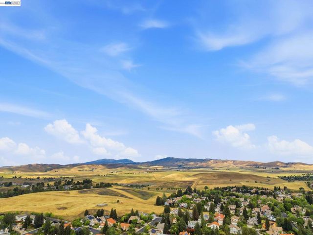 3941 Portola Cmn 6, Livermore, CA 94551