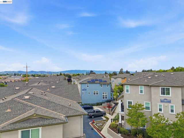 3941 Portola Cmn 6, Livermore, CA 94551
