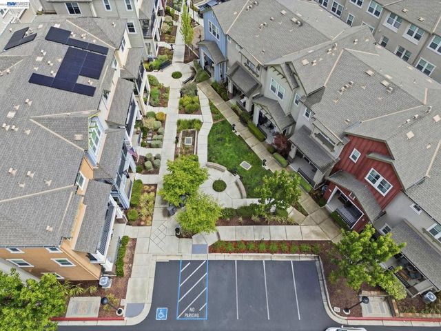 3941 Portola Cmn 6, Livermore, CA 94551