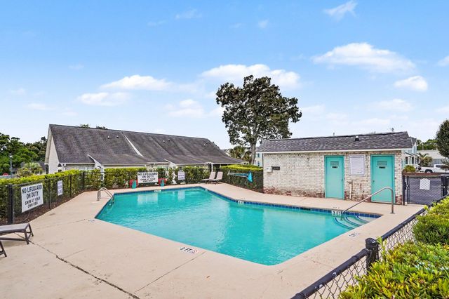 1460 Baldwin Ct, Little River, SC 29566