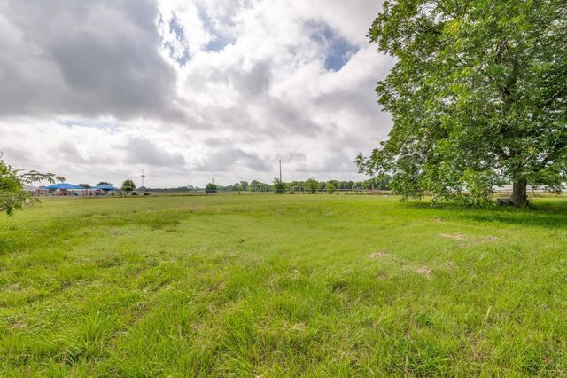 324 Cole Road, Red Oak, TX 75154