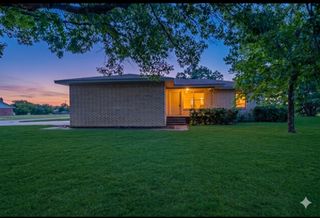 324 Cole Road, Red Oak, TX 75154