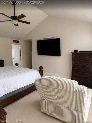 5457 Shelton Drive, Commerce Charter Township, MI 48382