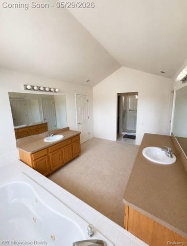 5457 Shelton Drive, Commerce Charter Township, MI 48382