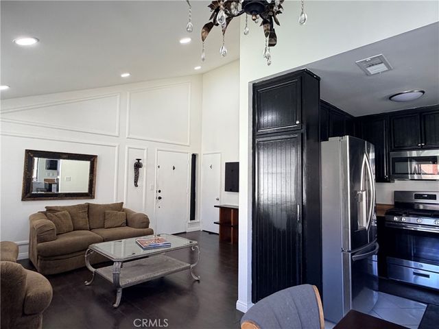 18105 Sundowner Way 978, Canyon Country, CA 91387