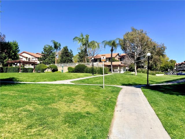 18105 Sundowner Way 978, Canyon Country, CA 91387