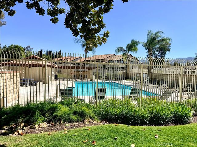 18105 Sundowner Way 978, Canyon Country, CA 91387