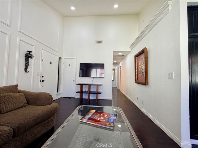 18105 Sundowner Way 978, Canyon Country, CA 91387