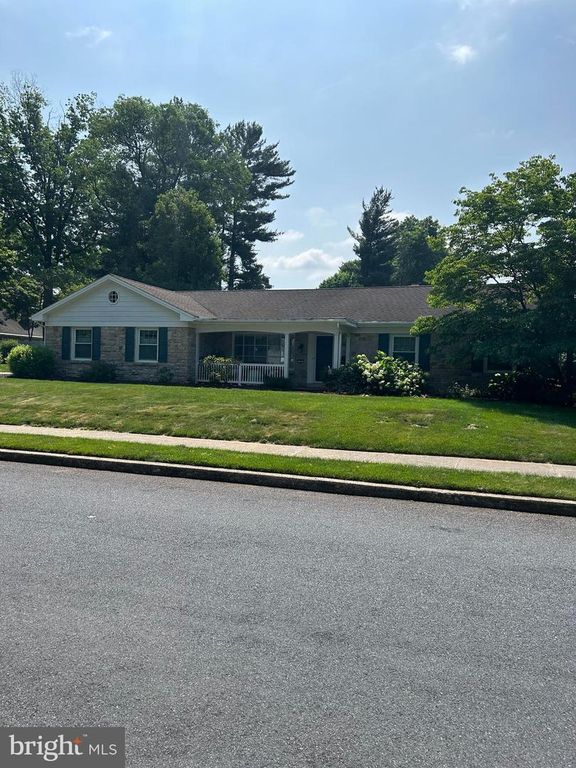 325 W GRAMBY ST, Manheim, PA 17545