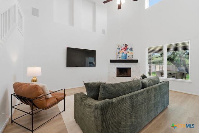 160 Villars Drive, Salado, TX 76571