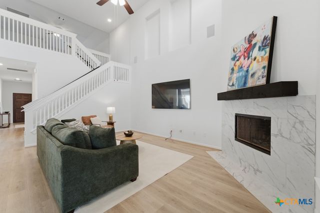 160 Villars Drive, Salado, TX 76571
