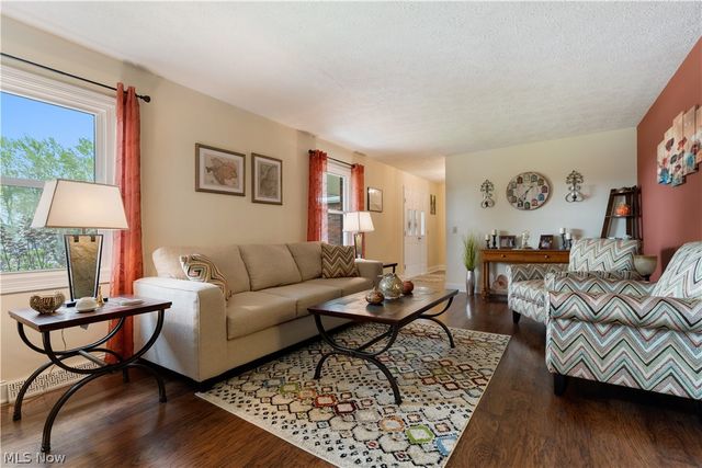 8811 Blitzen Road NW, North Canton, OH 44720