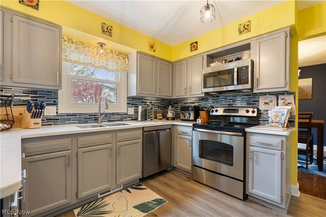 8811 Blitzen Road NW, North Canton, OH 44720