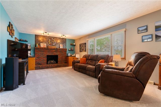 8811 Blitzen Road NW, North Canton, OH 44720