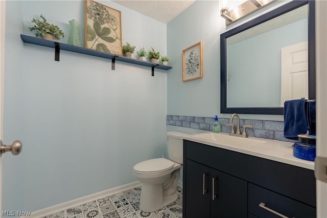 8811 Blitzen Road NW, North Canton, OH 44720