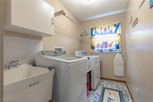 8811 Blitzen Road NW, North Canton, OH 44720