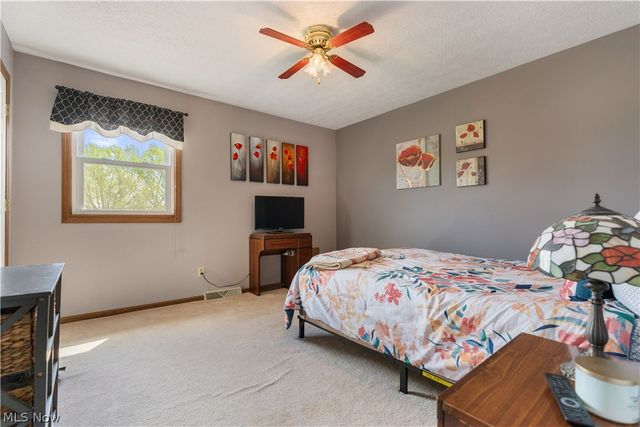 8811 Blitzen Road NW, North Canton, OH 44720