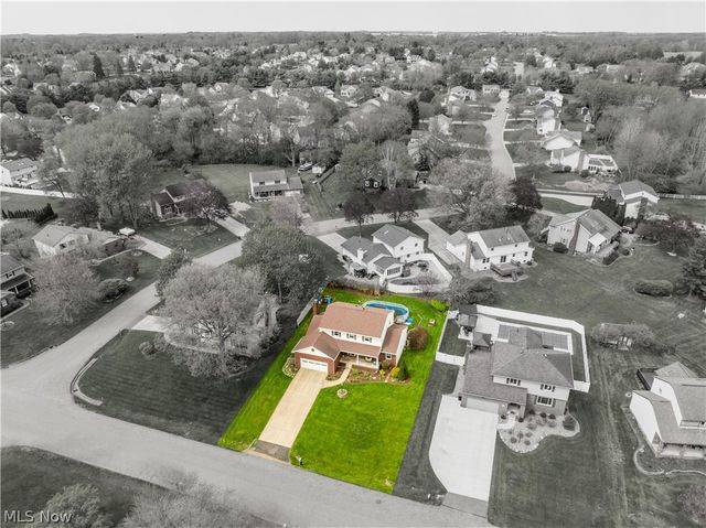 8811 Blitzen Road NW, North Canton, OH 44720