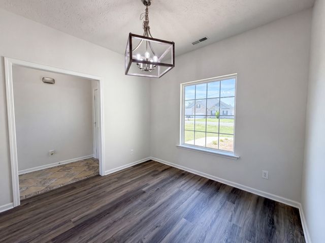 425 Long Creek Dr, Christiana, TN 37037