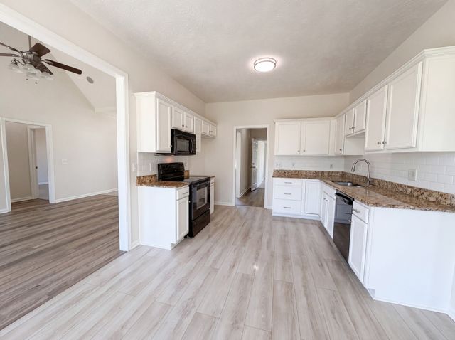 425 Long Creek Dr, Christiana, TN 37037