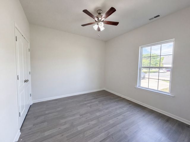 425 Long Creek Dr, Christiana, TN 37037