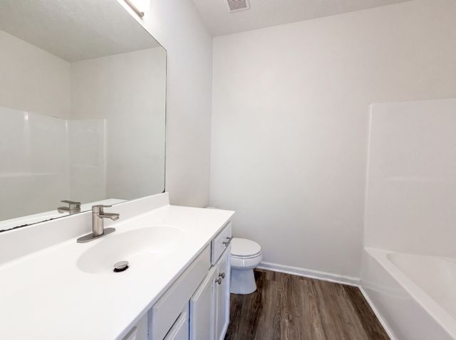 425 Long Creek Dr, Christiana, TN 37037