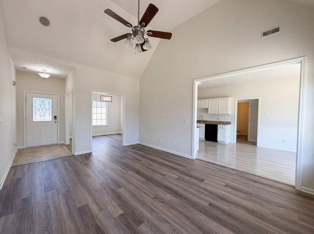 425 Long Creek Dr, Christiana, TN 37037