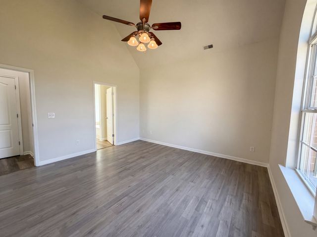 425 Long Creek Dr, Christiana, TN 37037