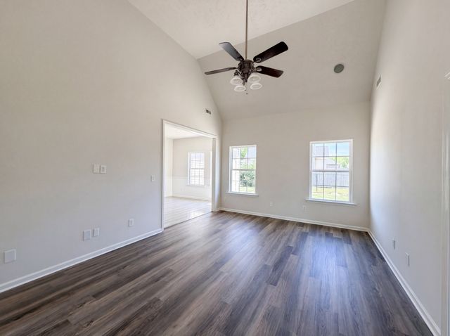 425 Long Creek Dr, Christiana, TN 37037