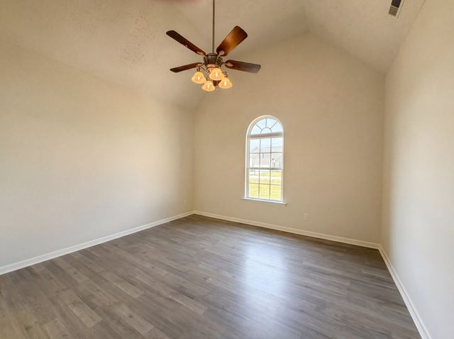 425 Long Creek Dr, Christiana, TN 37037