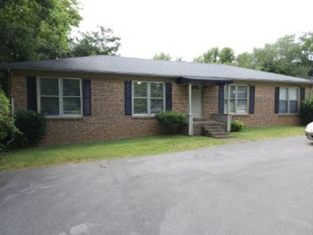 1217 Parkview Ter, Murfreesboro, TN 37130