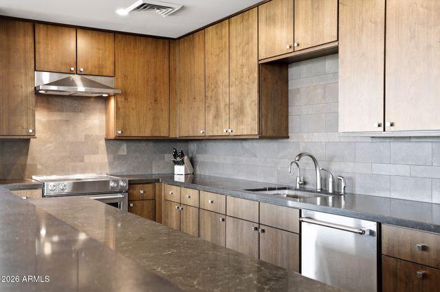 310 S 4TH Street 2204, Phoenix, AZ 85004