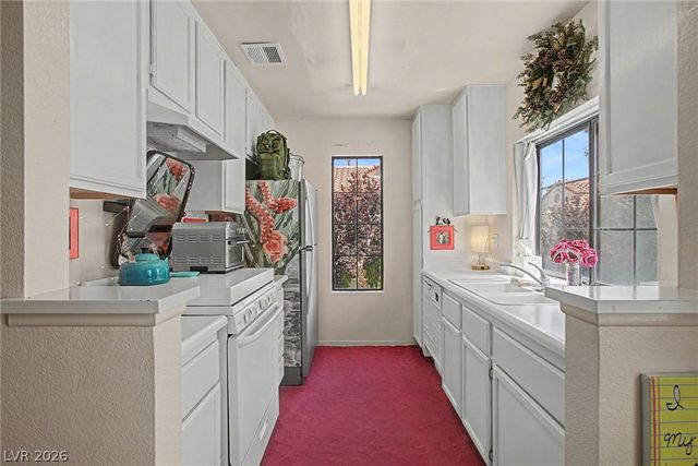 4889 South Torrey Pines Drive 201, Las Vegas, NV 89103