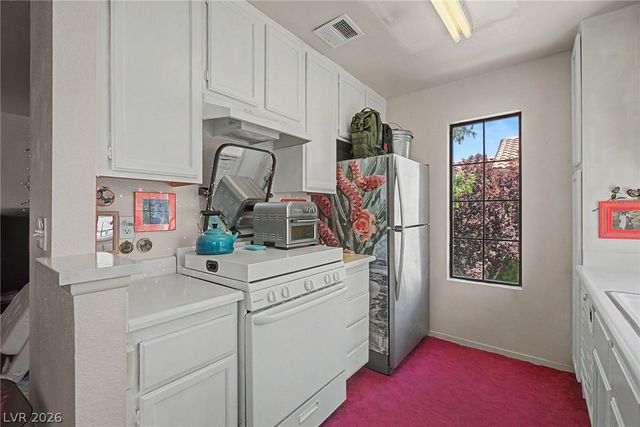 4889 South Torrey Pines Drive 201, Las Vegas, NV 89103