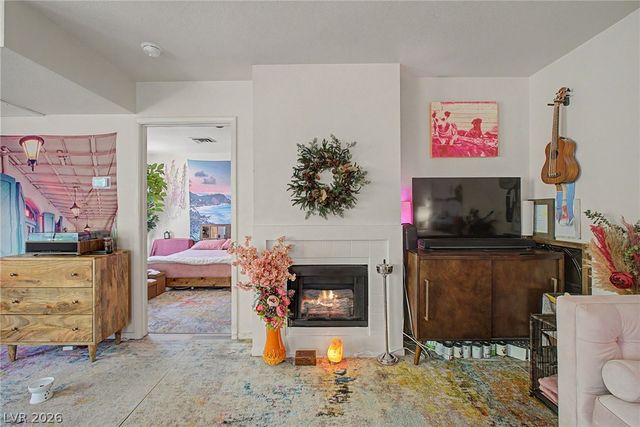 4889 South Torrey Pines Drive 201, Las Vegas, NV 89103
