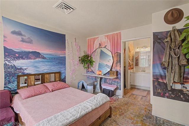 4889 South Torrey Pines Drive 201, Las Vegas, NV 89103