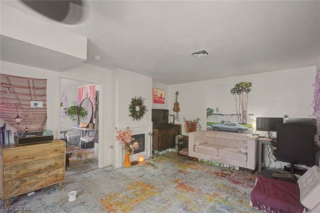 4889 South Torrey Pines Drive 201, Las Vegas, NV 89103