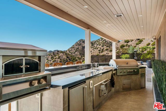 9 Morgan Road, Bell Canyon, CA 91307