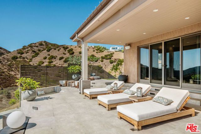 9 Morgan Road, Bell Canyon, CA 91307